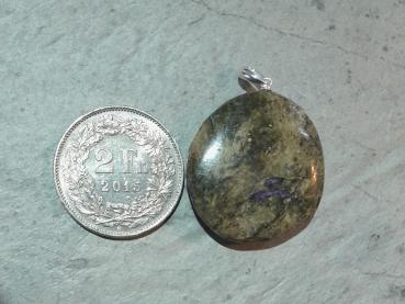 Serpentin mit Lila Stichtit, Silberöse (S46)