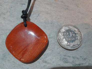 Jaspis, rot an Büffelleder (VJ148)