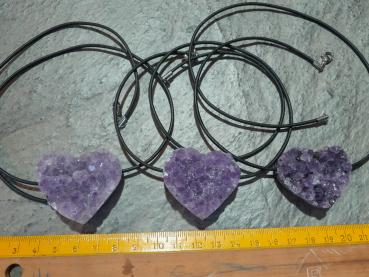 Amethystherz an Büffelleder, 56cm (Lup10)