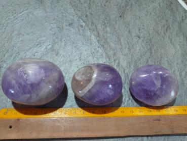 Amethyst Galets (mit kleinem Makel) (Lup114)