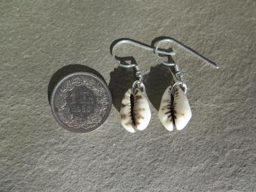 Earrings with Kaui shell (1)