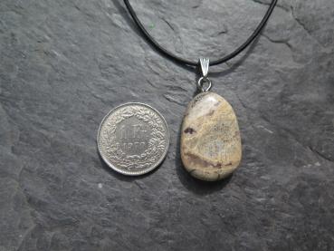 Jasper pendant on goatskin (VJ7)