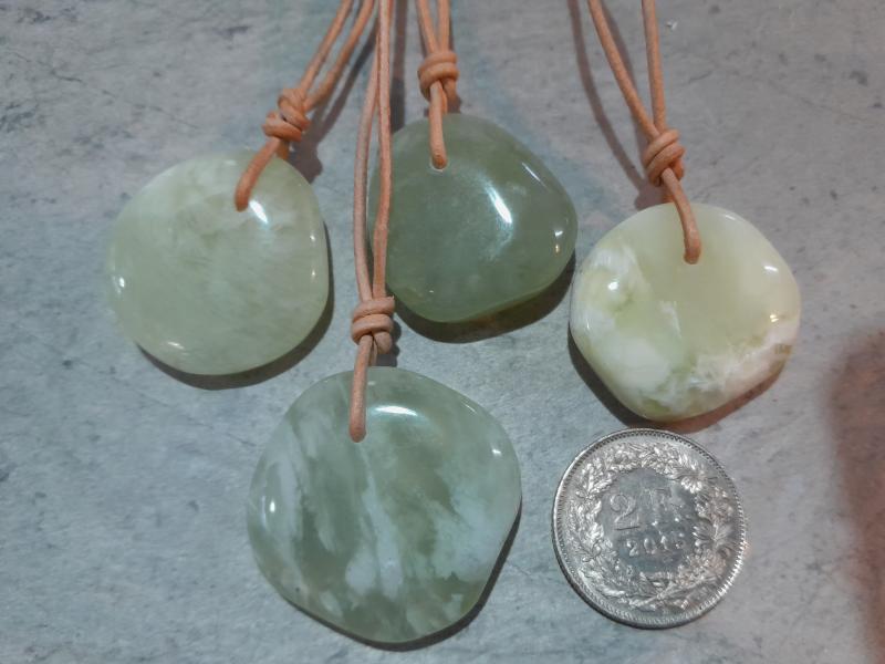 Serpentin an Büffelleder (S50)