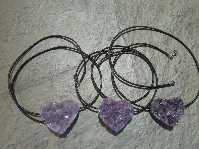 Amethystherz an Büffelleder, 56cm (Lup10)