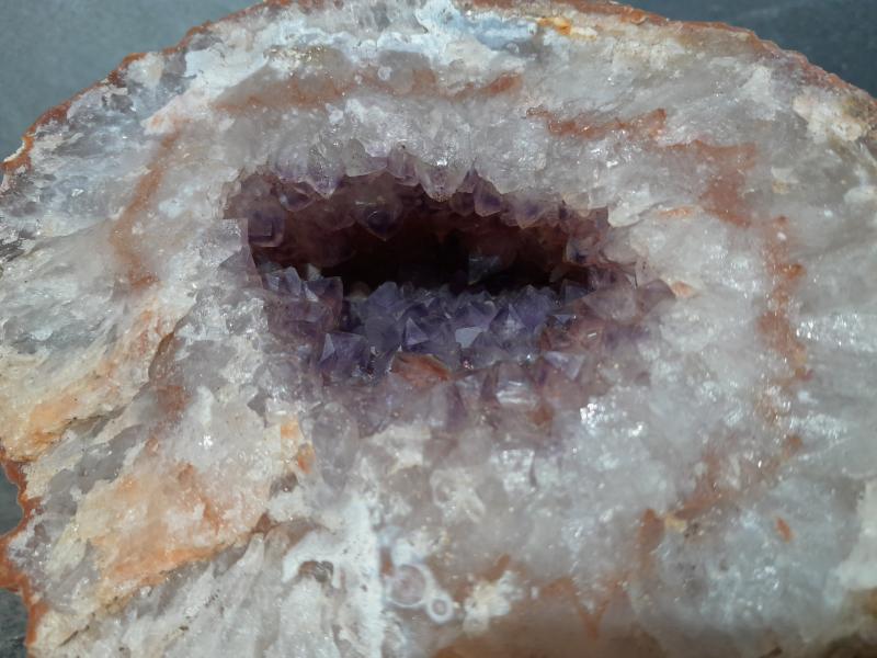 Amethyst Geode (Lup110)