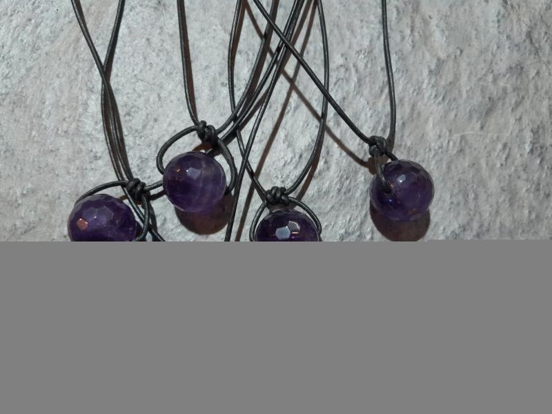 Amethyst an Känguruleder (Lup32)
