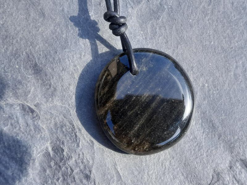 Gold-Obsidian an Büffelleder (VGO1-1)